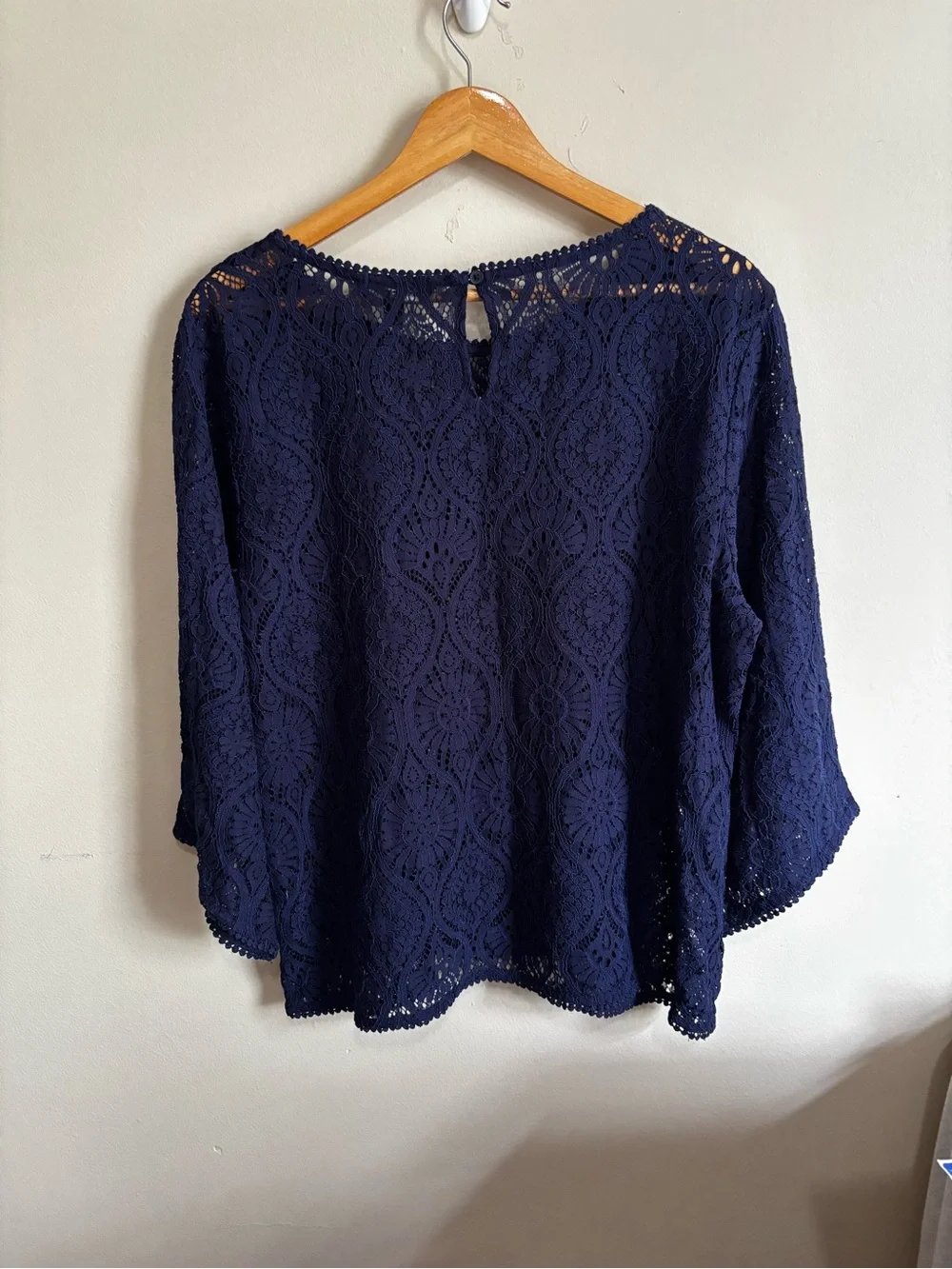 Banana Republic Navy Lace Eyelet Bell Sleeve Blouse Top Size Large